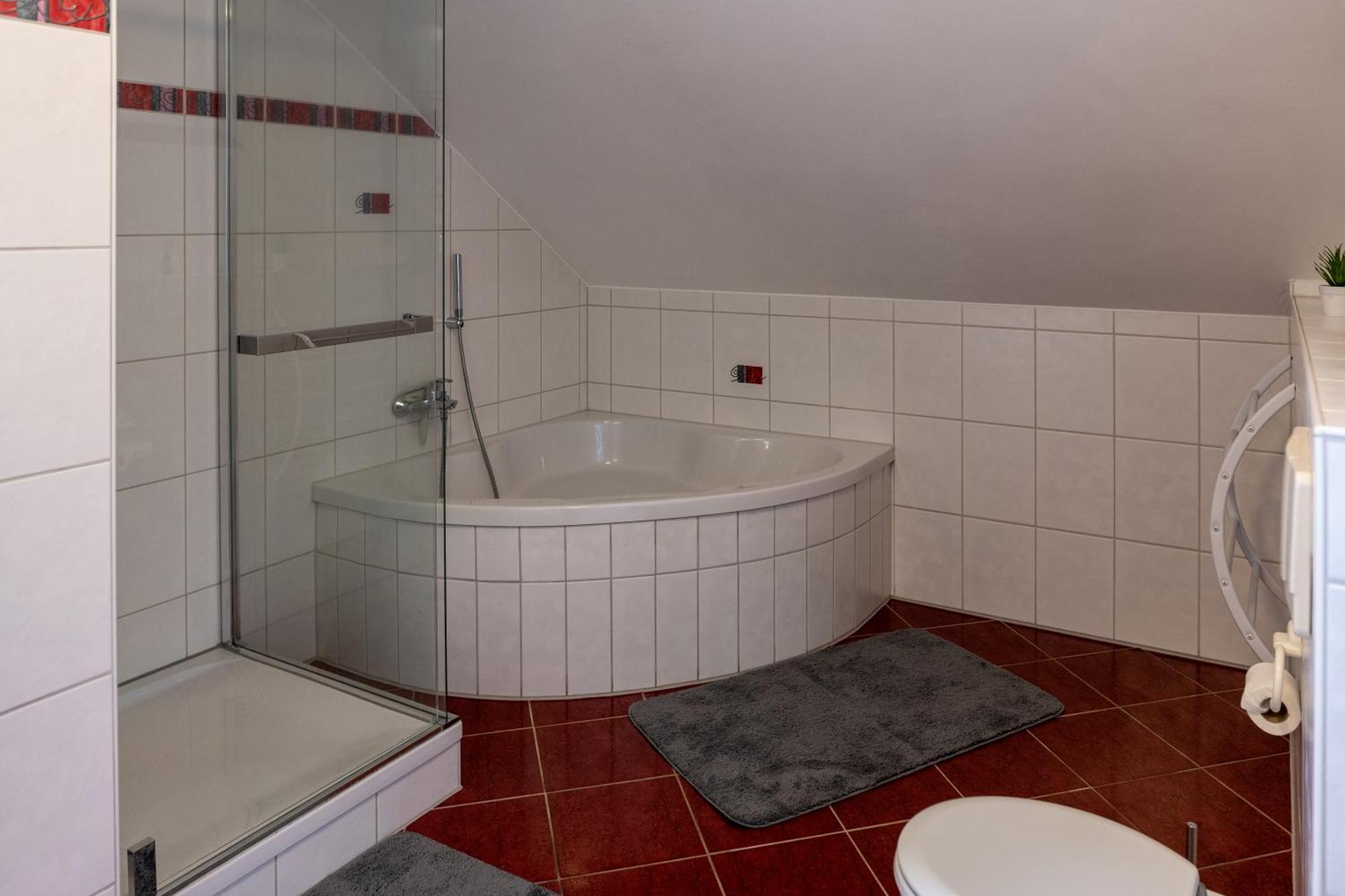 Ganzes Ferienhaus In Leipzig Mit Garage Und Fussbodenheizung Esterno foto