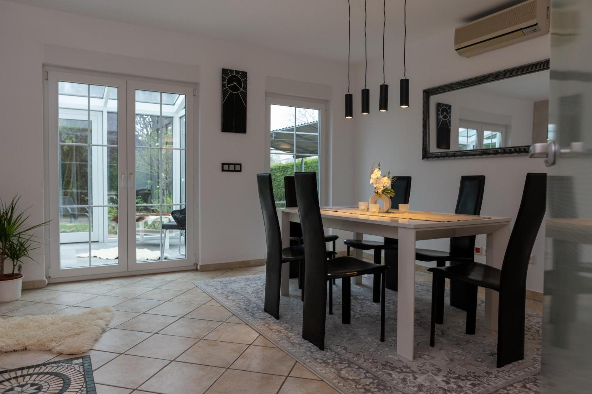 Ganzes Ferienhaus In Leipzig Mit Garage Und Fussbodenheizung Esterno foto