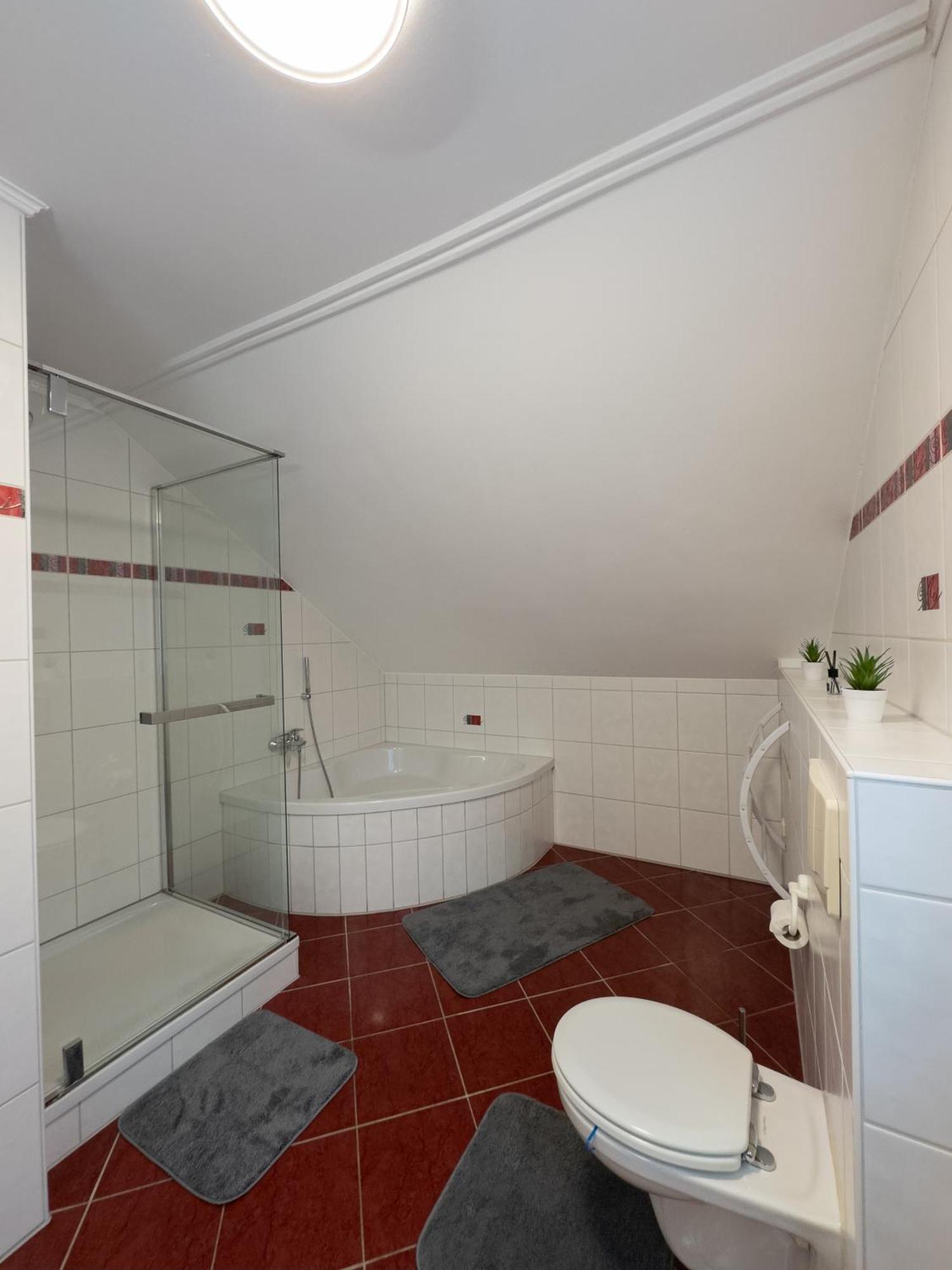 Ganzes Ferienhaus In Leipzig Mit Garage Und Fussbodenheizung Esterno foto